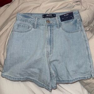 Hollister 90s Short